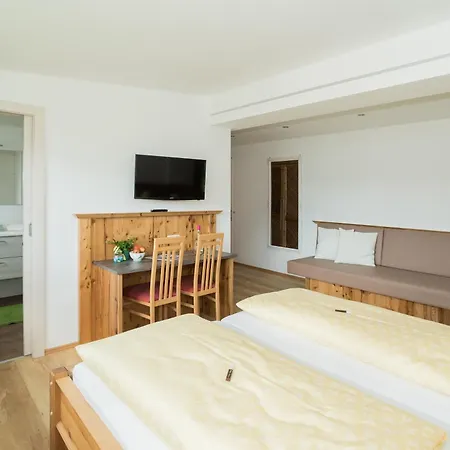 Gaestehaus Kasbichler Bed & Breakfast